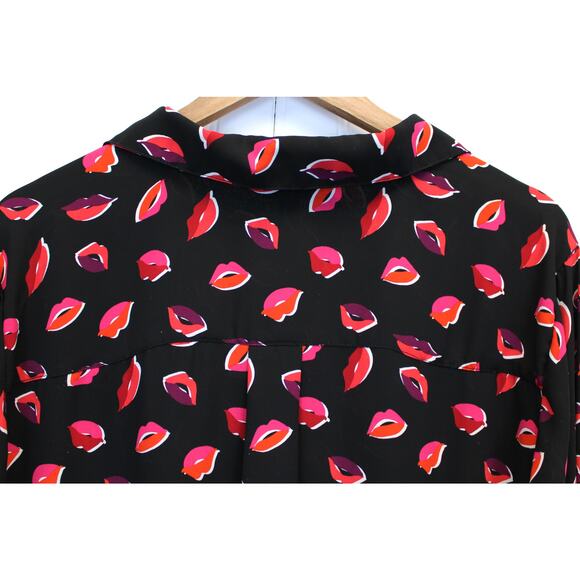 Torrid Plus Size 3X‎ Lizzie Georgette Button Front Blouse Lips Black Pink Red - Picture 4 of 9